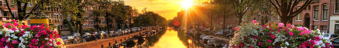Amsterdam kanal manzarası