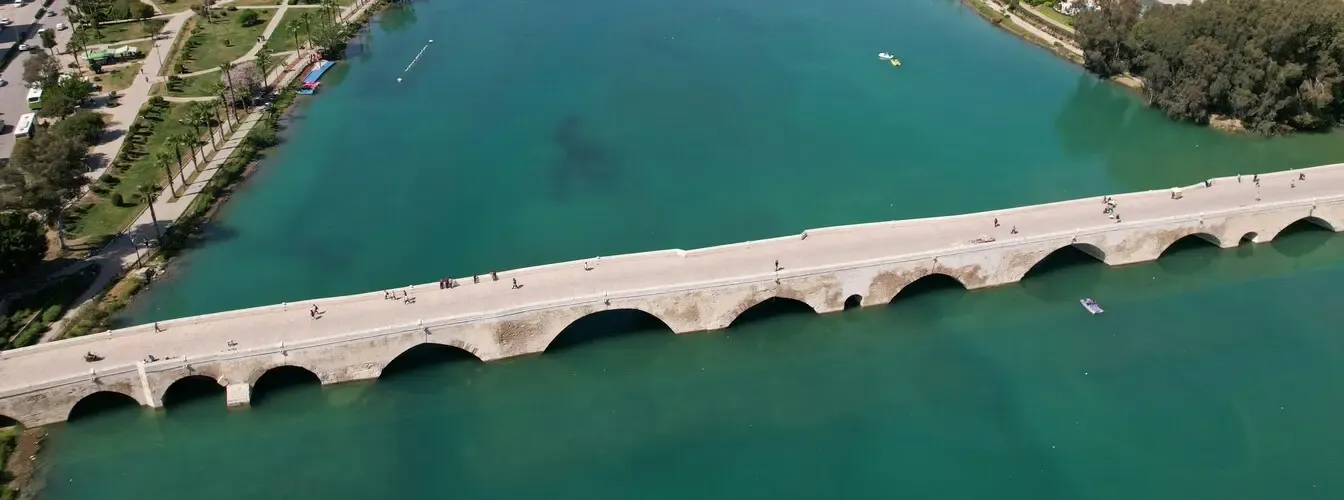 adana taş köprü, adana'da gezilecek yerler