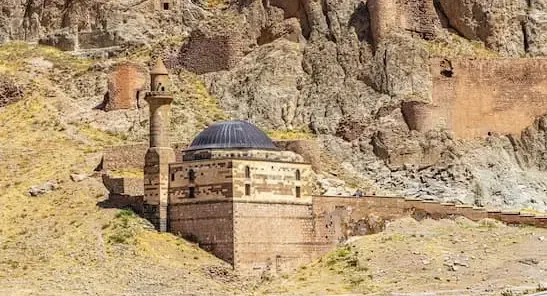 doğu anadolu gezilecek yerler, ishak paşa sarayı